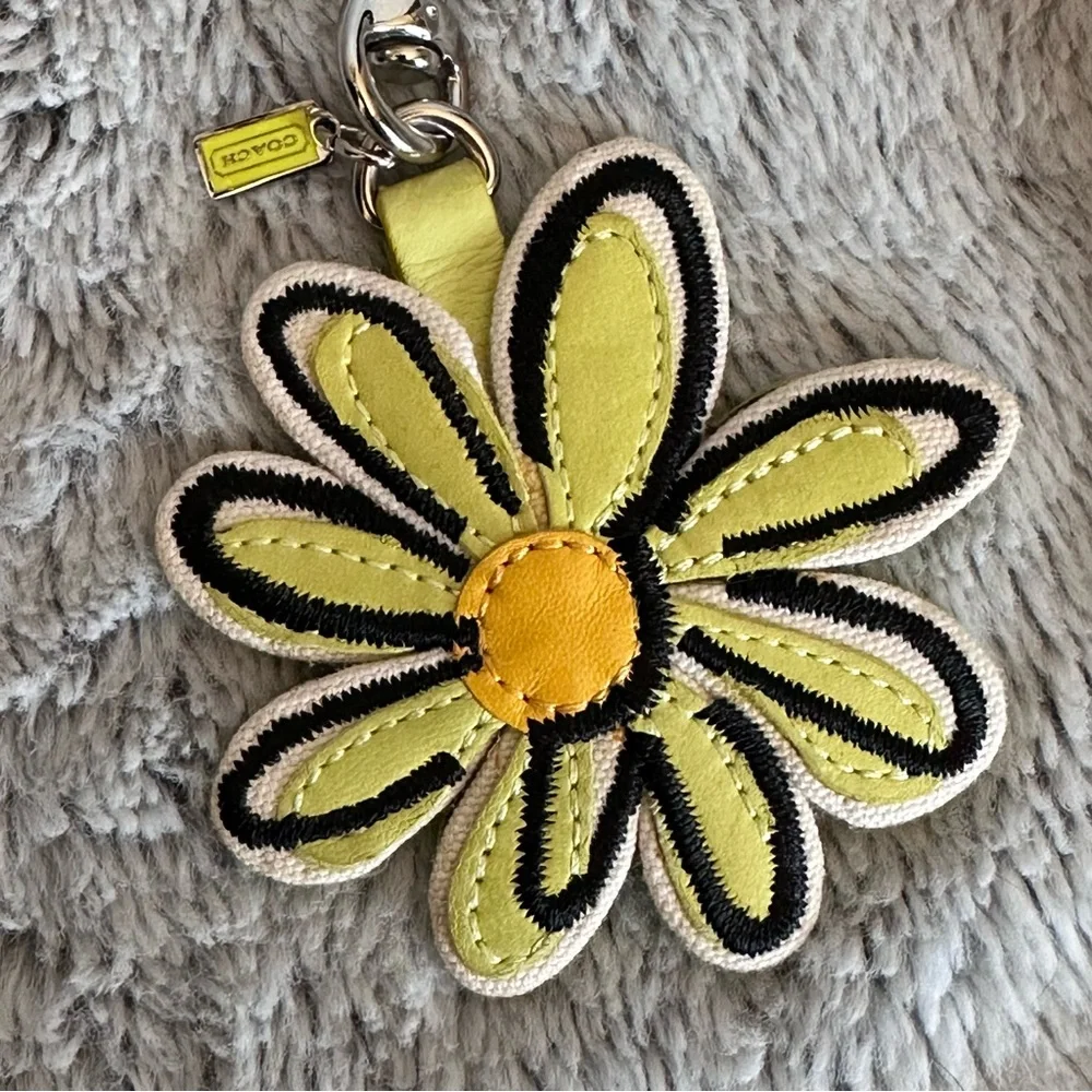 Coach Scribble Flower Keychain Fob - Green - Picture 2 of 5